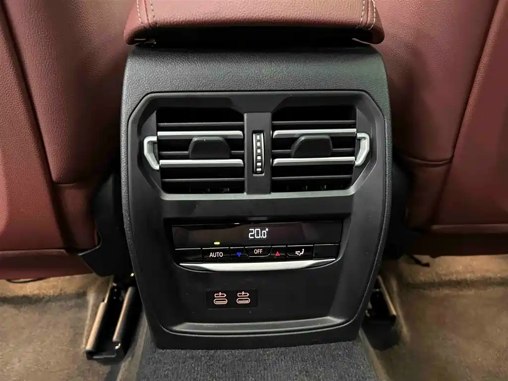 BMW 3 Series 2023 — фото 16