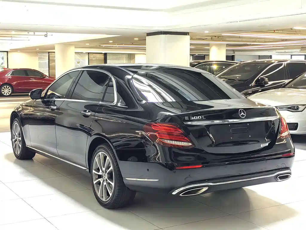 Mercedes-Benz E-Class 2019 — фото 10