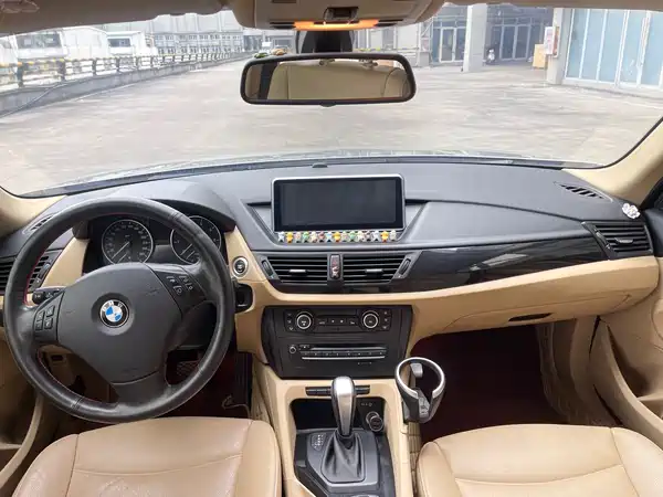 BMW X1 2011