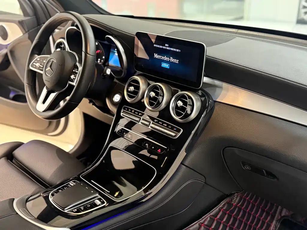 Mercedes-Benz GLC 2020 — фото 11