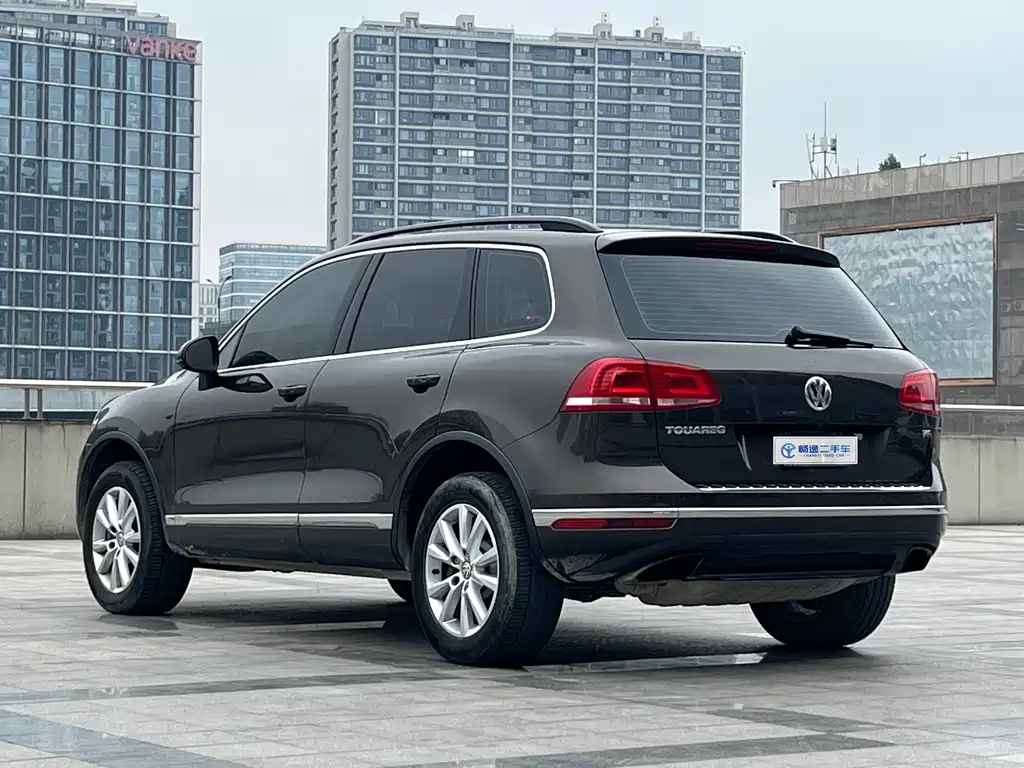 Volkswagen Touareg 2017 — фото 19