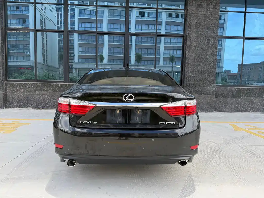 Lexus ES 2013
