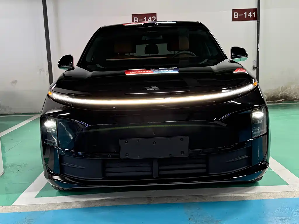 Li Auto Li L6 2025