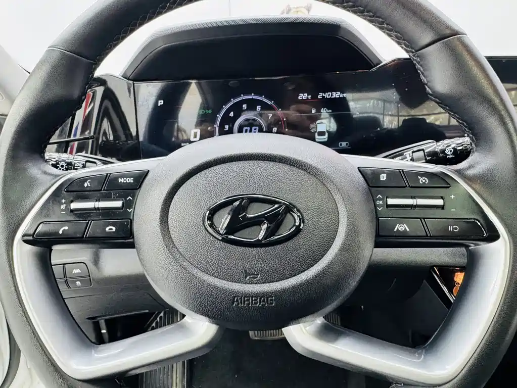 Hyundai Elantra 2023