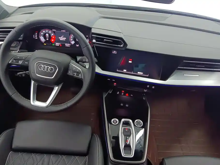 Audi A3 2025 — фото 12