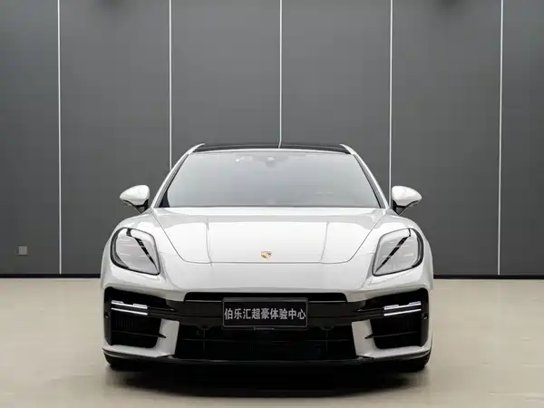 Porsche Panamera 2025