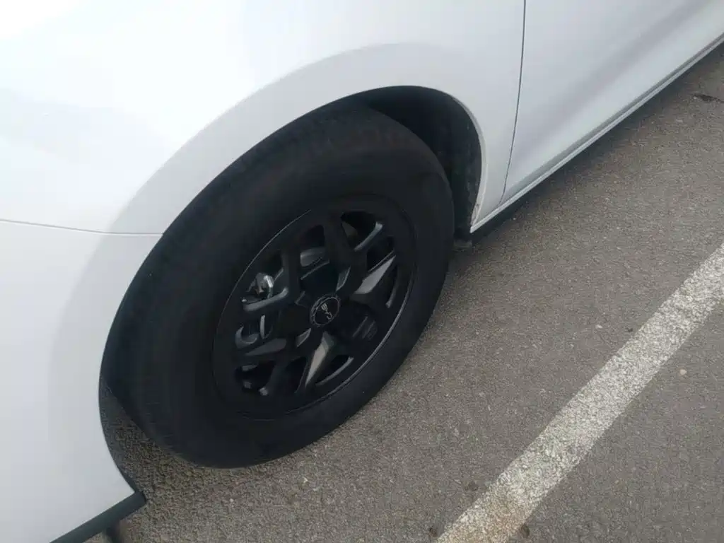 BYD Seal 05 DM-i 2025 — фото 23