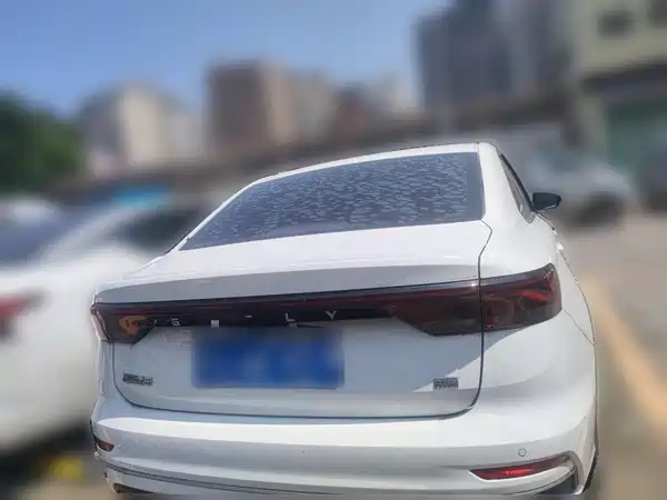 Geely Emgrand 2023
