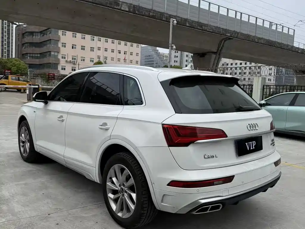 Audi Q5L 2022 — фото 7