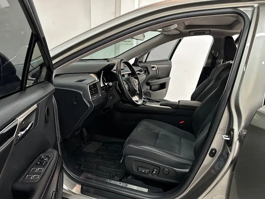 Lexus RX 2020