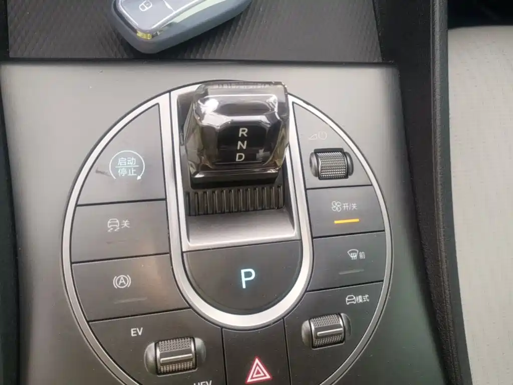 BYD Seal 05 DM-i 2025 — фото 14