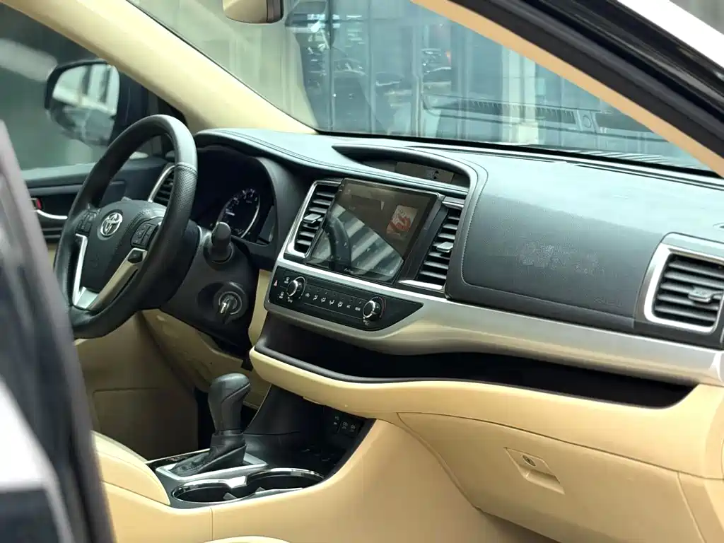 Toyota Highlander 2019 — фото 12
