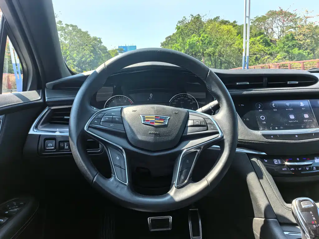 Cadillac XT5 2020 — фото 10