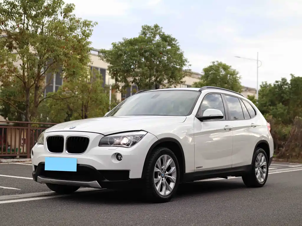 BMW X1 2014 — фото 1