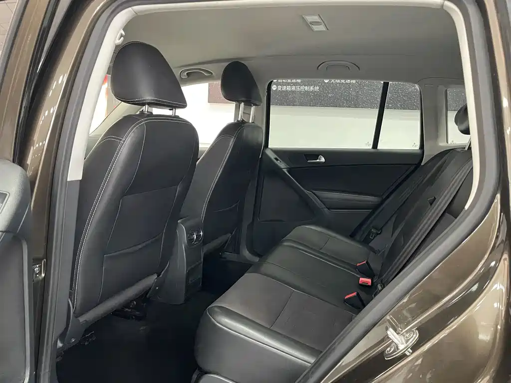 Volkswagen Tiguan 2017 — фото 14