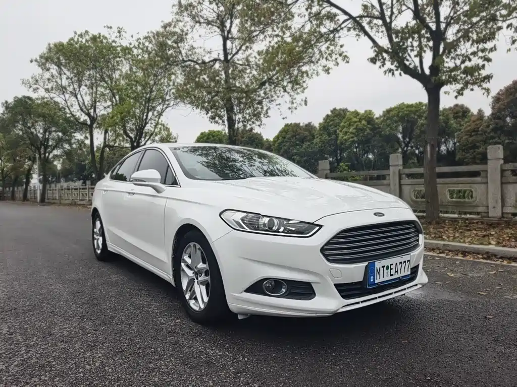 Ford Mondeo 2014 — фото 3