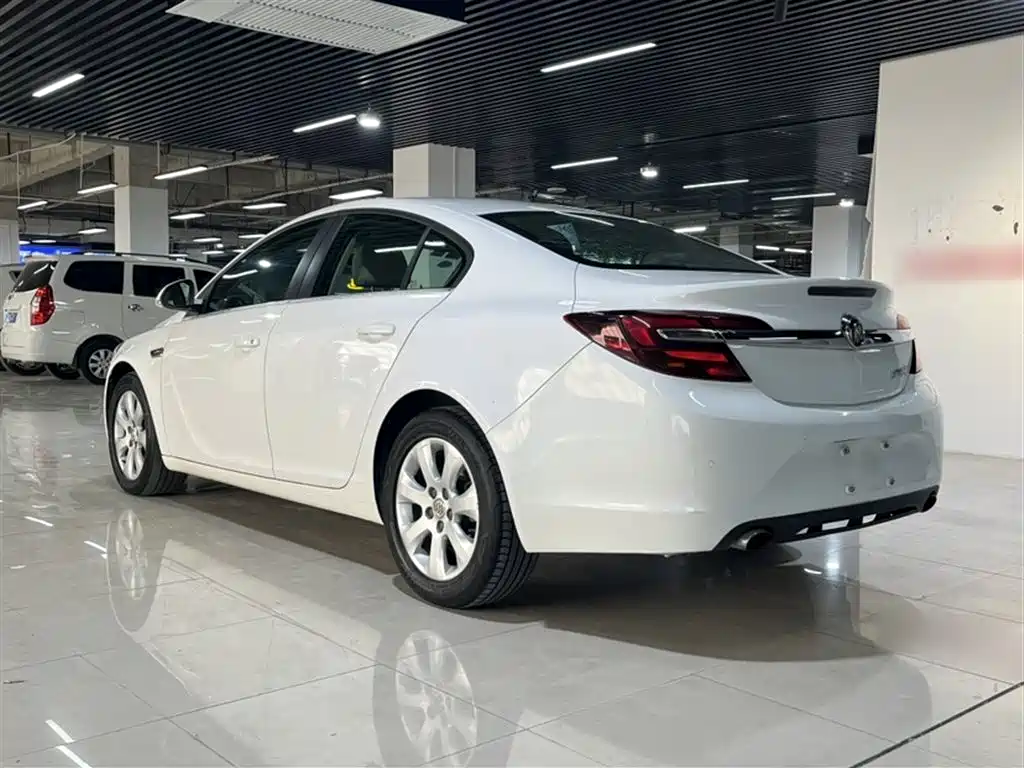 Buick Regal 2015 — фото 12