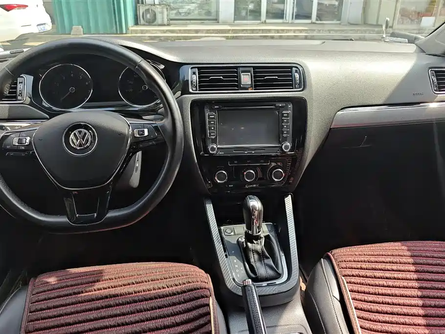 Volkswagen Sagitar 2017 — фото 12