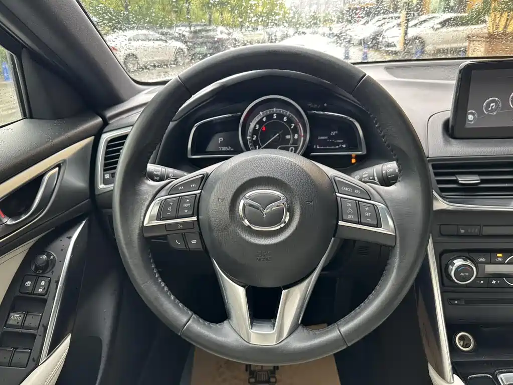 Mazda CX-4 2016 — фото 13