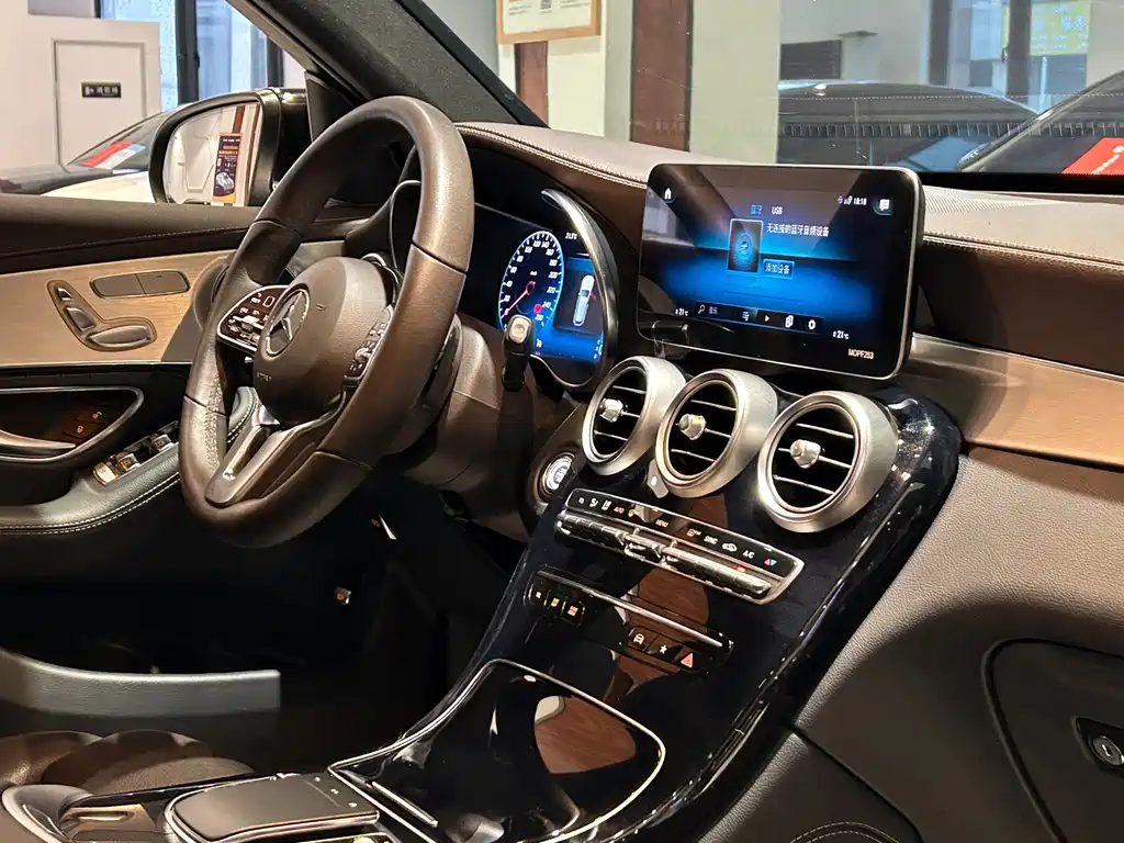 Mercedes-Benz GLC 2020 — фото 22