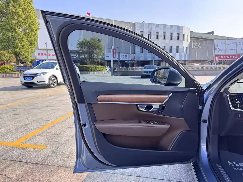 Volvo S90 2019 — фото 10