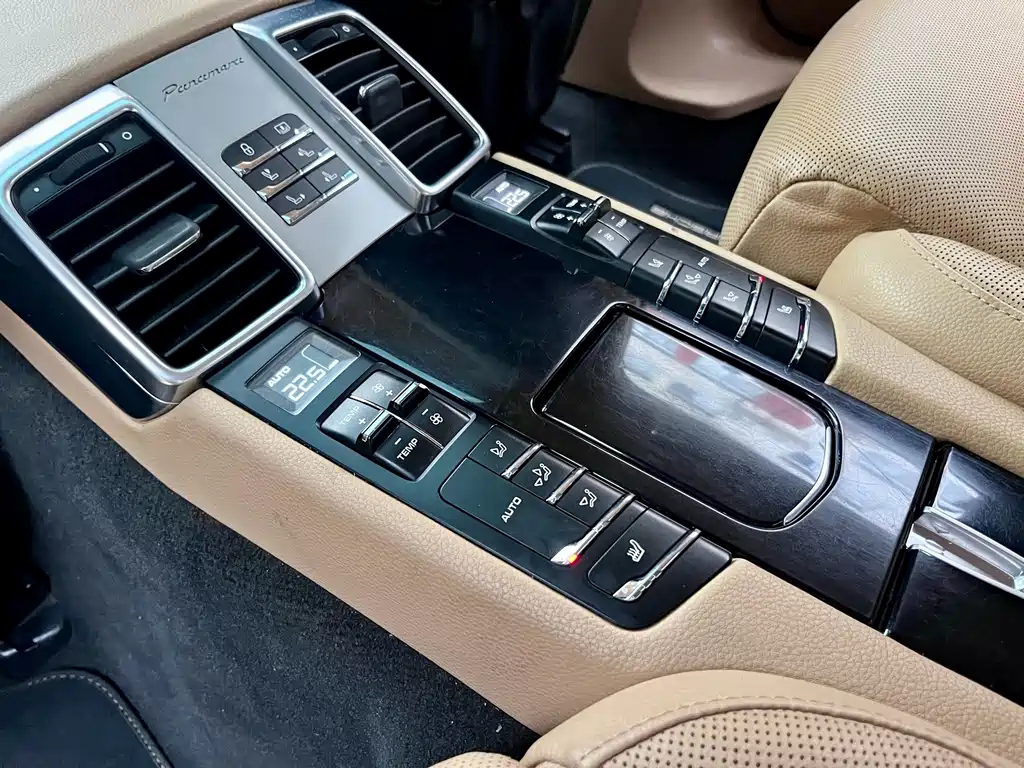 Porsche Panamera 2015 — фото 14