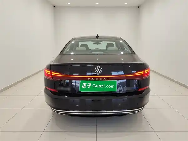 Volkswagen Passat Plug-In Hybrid 2025