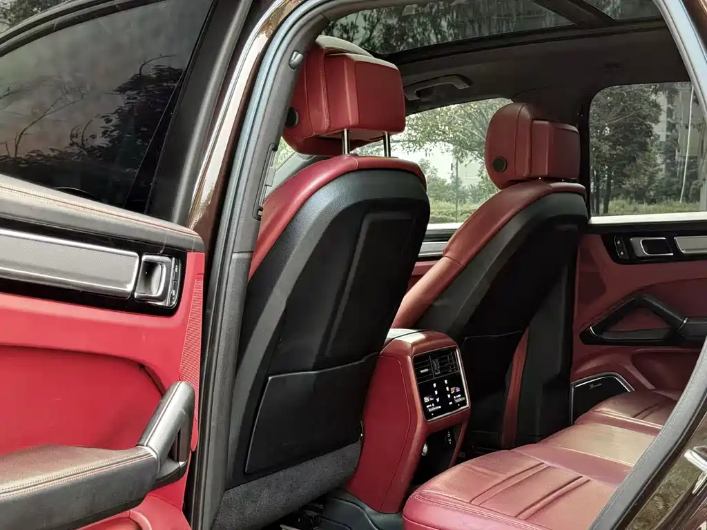 Porsche Cayenne 2023