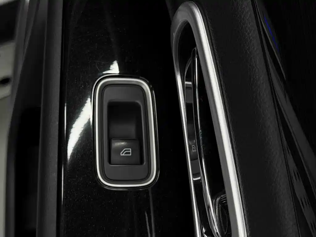 Mitsubishi Outlander 2019 — фото 15