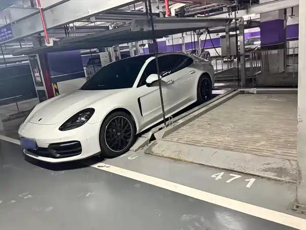 Porsche Panamera 2021