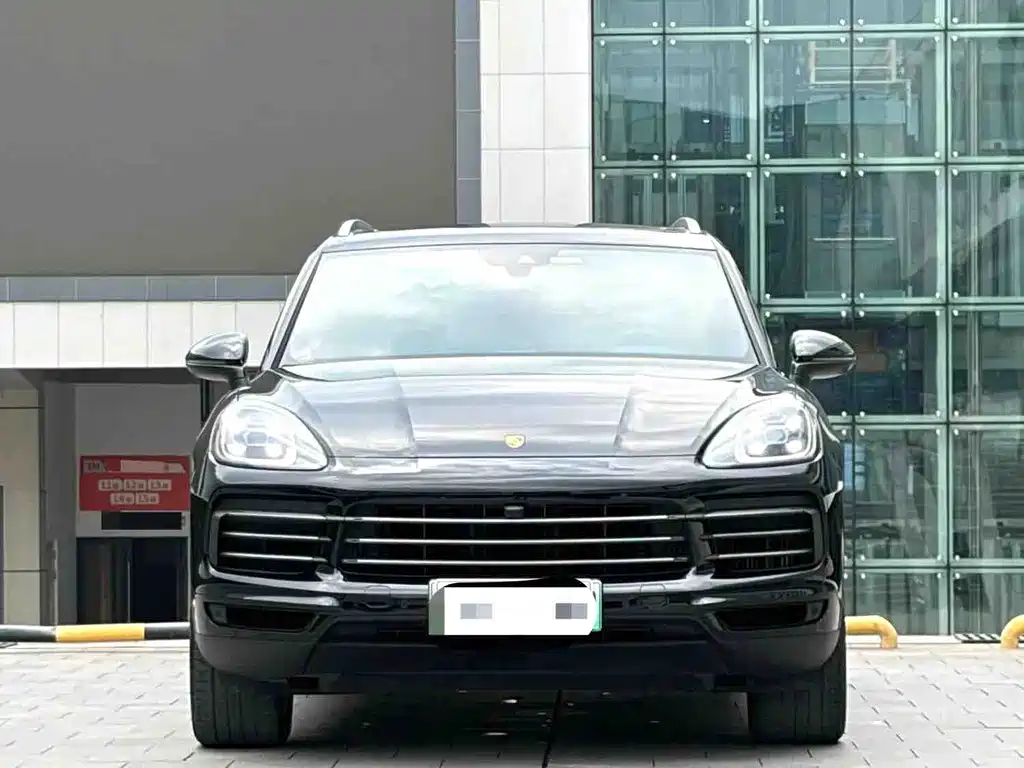 Porsche Cayenne Hybrid 2023