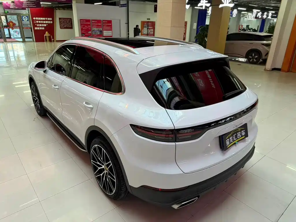 Porsche Cayenne 2018 — фото 7