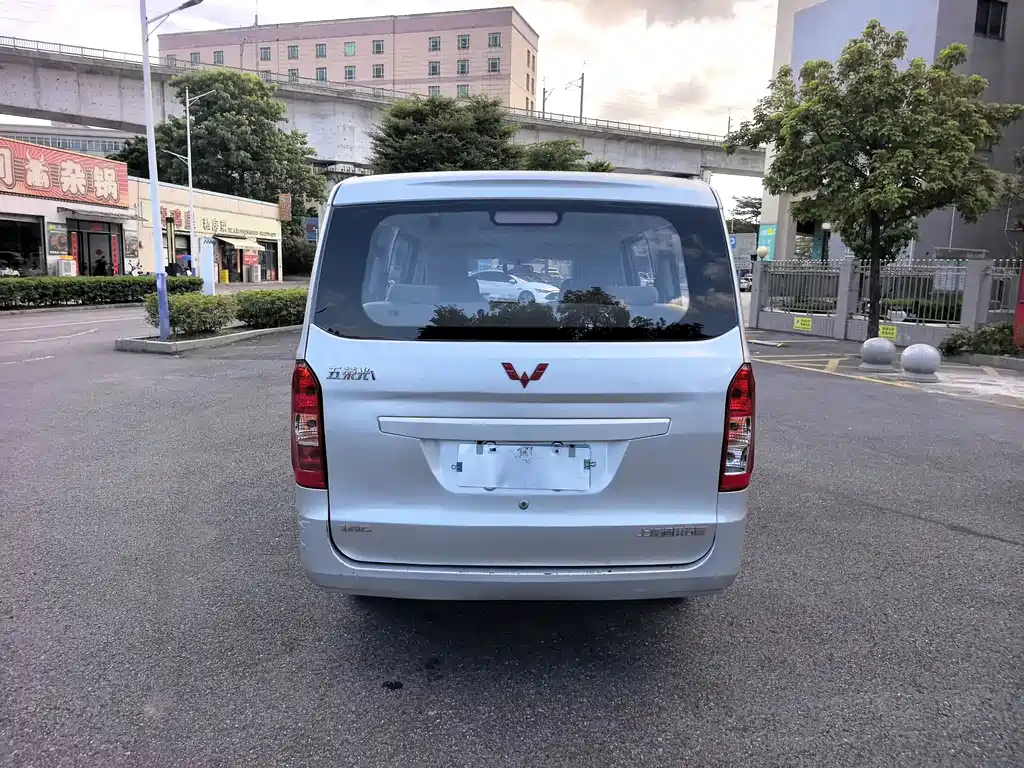 Wuling Rongguang V 2016