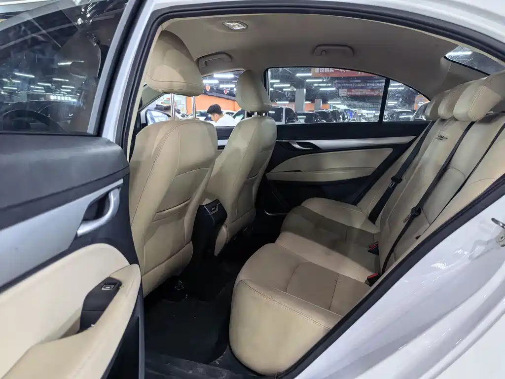 Geely Emgrand 2018