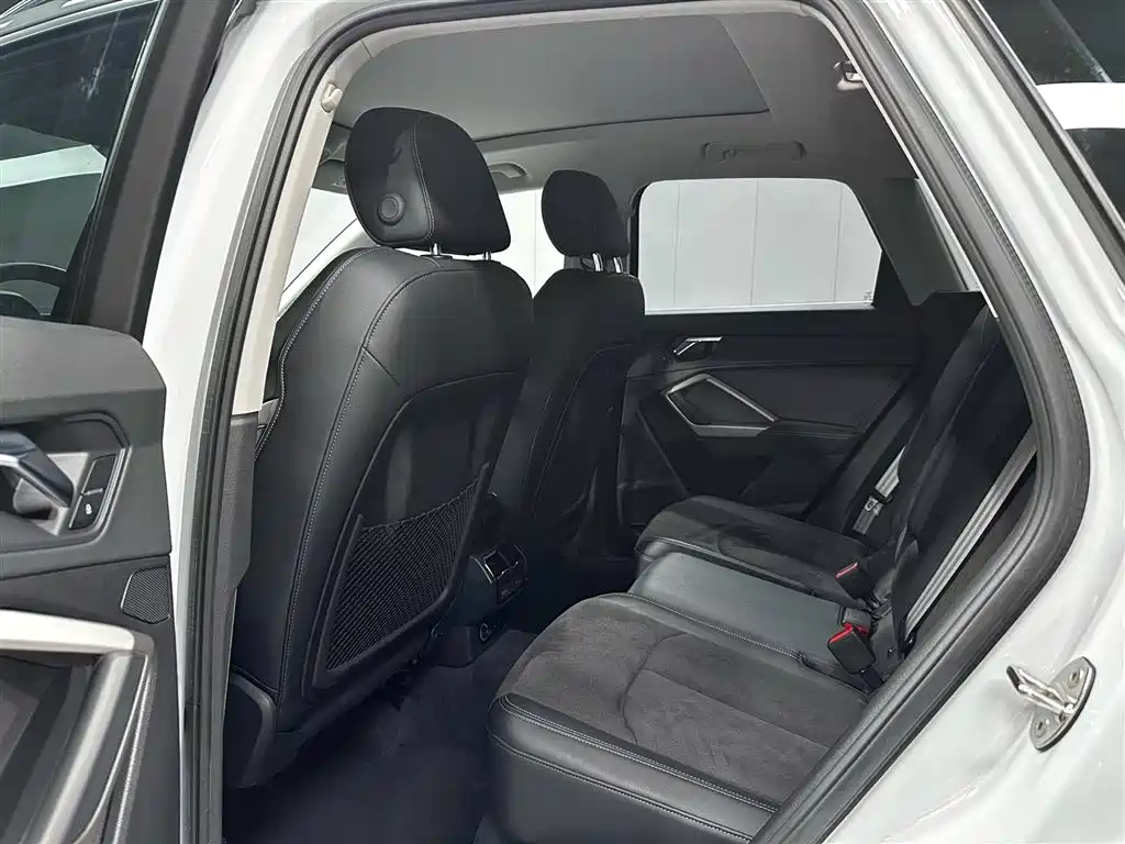 Audi Q3 2022 — фото 16