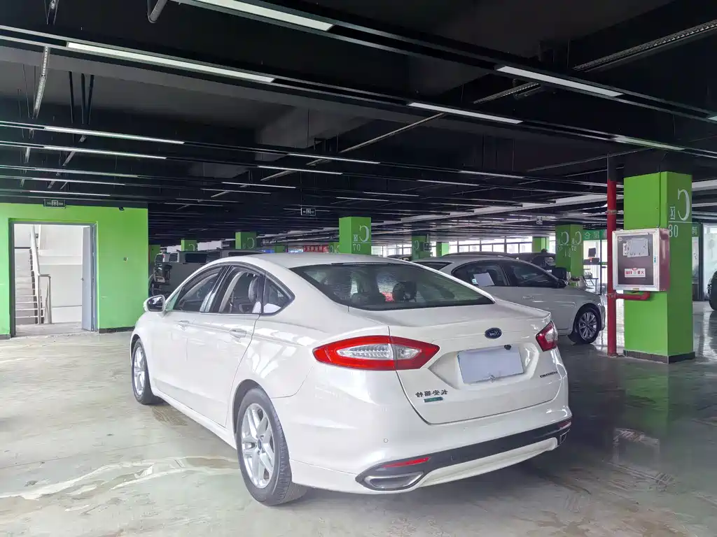 Ford Mondeo 2015 — фото 13