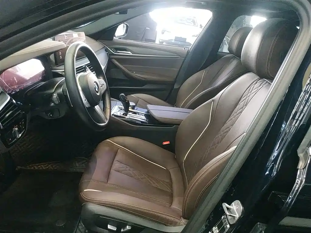BMW 5 Series 2023 — фото 15