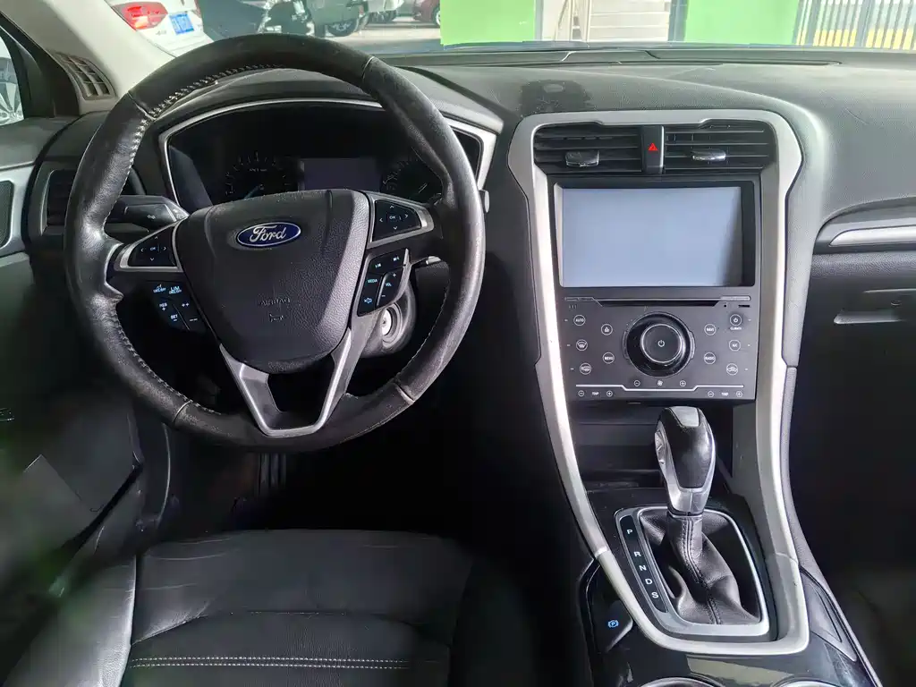 Ford Mondeo 2015 — фото 8