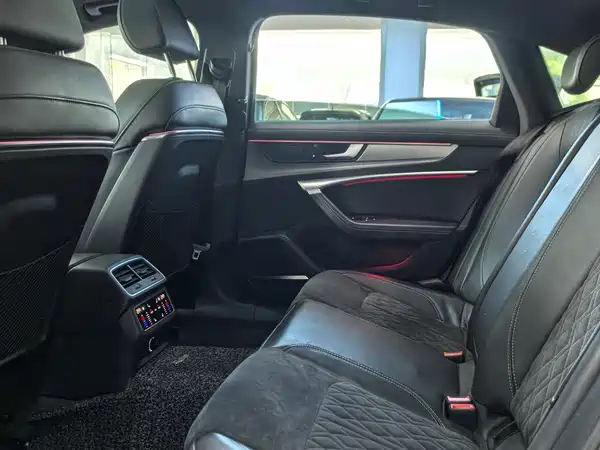 Audi A6L 2022