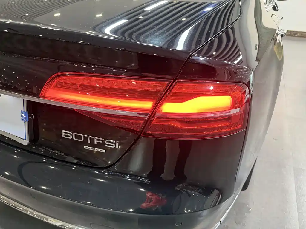 Audi A8 2014 — фото 41