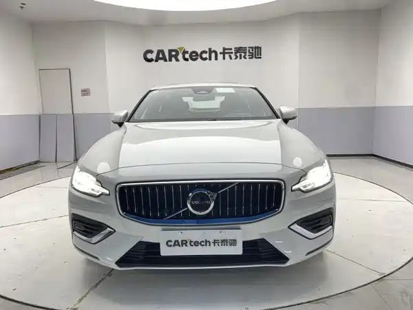 Volvo S60 2024