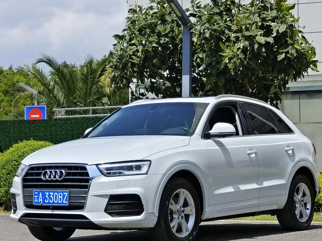 Audi Q3 2018 — фото 1