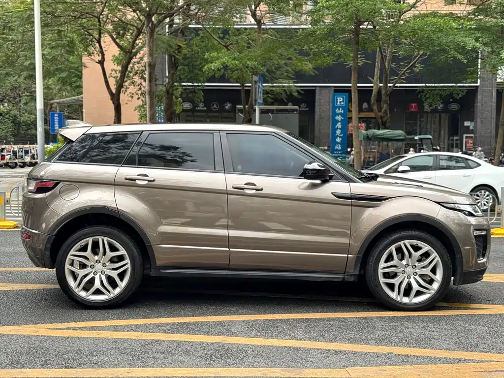 Land Rover Evoque 2018 — фото 17