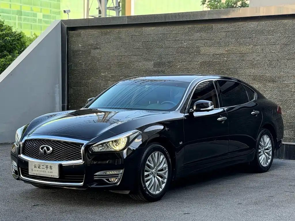 Infiniti Q70 2018