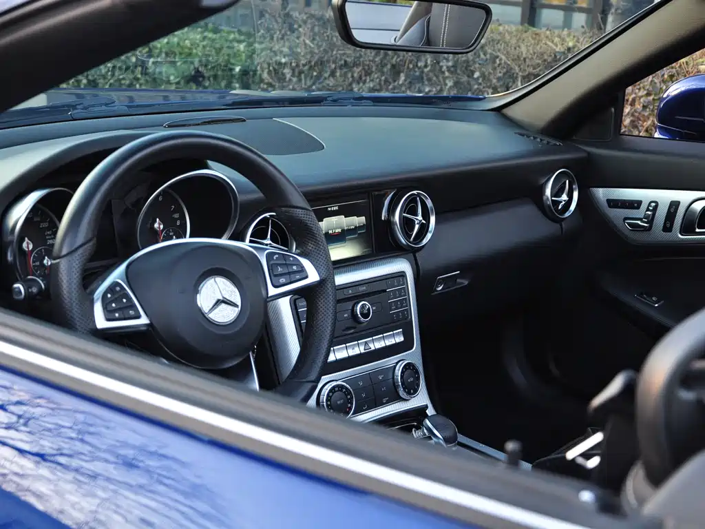 Mercedes-Benz SLC 2017 — фото 12