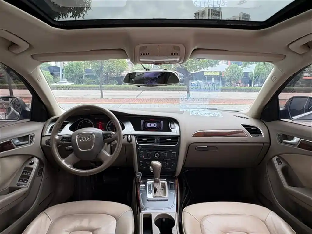 Audi A4L 2012