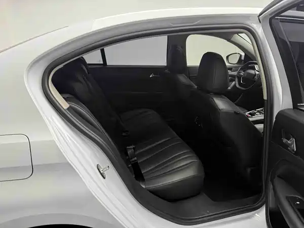 Peugeot 408 2024
