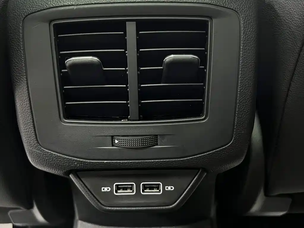 Volkswagen T-Roc 2022 — фото 10