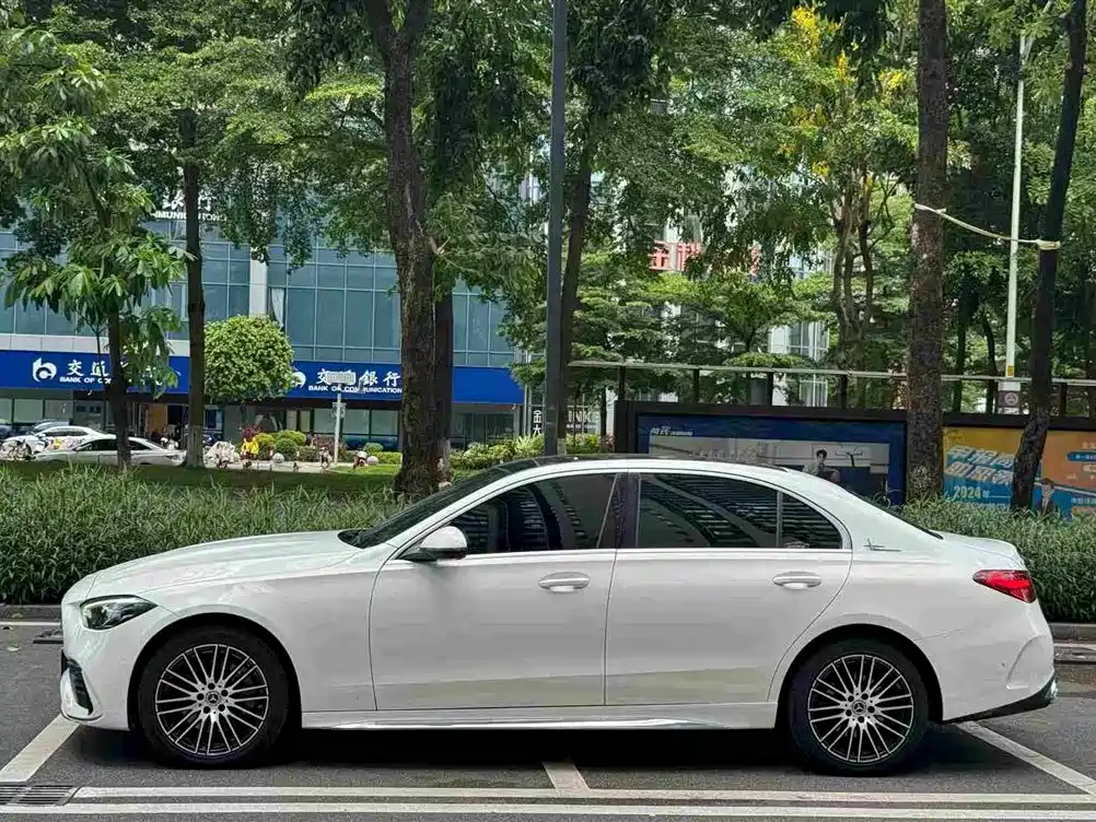 Mercedes-Benz C-Class 2022