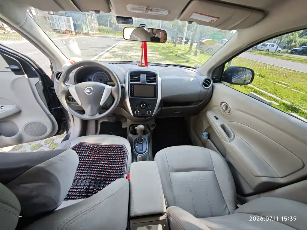Nissan Sunny 2016 — фото 8